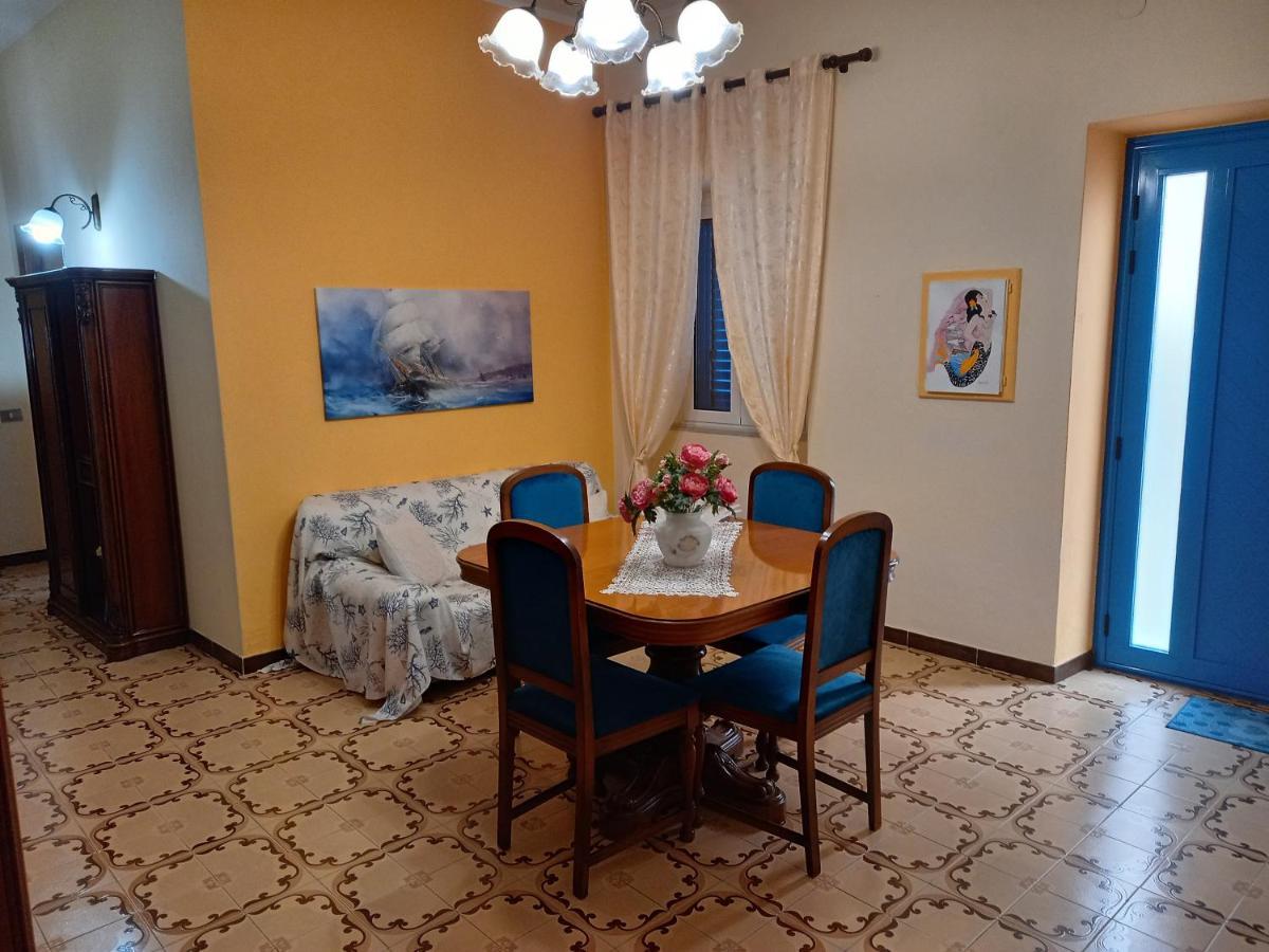 Casa Blu oltremare Villa SantʼAntìoco Exterior foto